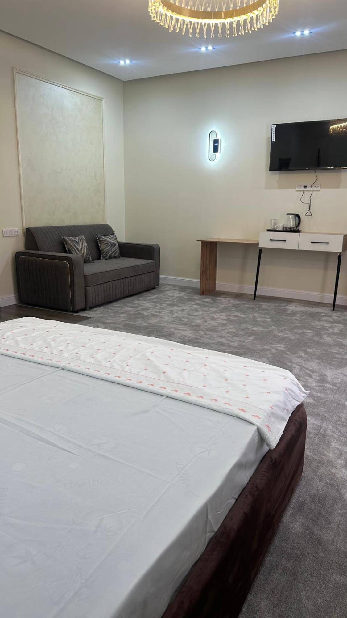 Nazar Hotel & Hostel Turkistan Zewnętrze zdjęcie